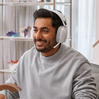 Logitech - Zone Vibe 100 Casque d'écoute léger sans fil avec Micro anti-bruit de fond - Blanc-Construit pour l'avenir : choisissez la durabilité avec Zone Vibe 100, fabriqué avec 25 % de plastique recyclé post-consommation pour un avenir meilleur