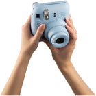 FujiFilm - Appareil instantané Instax Mini 12 - Bleu pastel-Mode gros plan avec viseur réglable