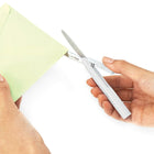 PLUS Twiggy Pen Size Scissors, White-Les lames verrouillables et le capuchon de sûreté assurent une protection lorsque les cisailles ne sont pas utilisées