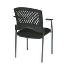 Pro-Line – Fauteuil pour visiteur avec accoudoirs et pellicule plastique ventilée autour du dossier, noir-Accoudoirs et cadre robustes fini titane