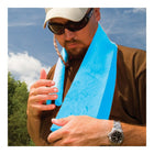 TechNiche KewltowerMC — Serviette à refroidissement par évaporation d’eau, bleu-Refroidit à une température de 14 C (58 F)