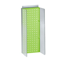 Azar Displays – Panneau perforé vert translucide avec ailes, 8 larg. x 20,63 haut. (po) (700359-GRE)-Comprend une bande porte-affiche en acrylique et deux ailes en plastique transparent de 4 1/2 po de largeur sur les côtés