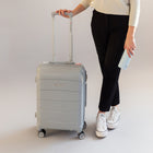 Air Canada - Valise de cabine rigide à roulettes pivotantes de 20 po Optimum  - Gris clair-Serrure TSA intégrée à 3 chiffres