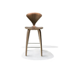 Nicer Furniture - tabouret de comptoir Cherner au fini noyer-Contreplaqué de noyer américain moulé sous chaleur et pression pour réaliser l'assise et le dossier. Le dossier, les pieds et le siège sont dotés de grains intérieurs en bois dur à plis croisés pour protéger contre les fissures et le délaminage.
