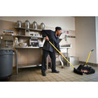 Rubbermaid Commercial Maximizer 18", bac à débris sur pied à usage intensif-L'énorme capacité de stockage réduit les déplacements pour vider la casserole.