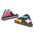 Educational Insights - Pyramide de Kanoodle-Comment jouer - Sélectionnez un défi de puzzle dans le livret inclus et placez les pièces montrées. Ensuite, utilisez votre noggin pour placer les pièces restantes. Il existe des centaines de combinaisons possibles, mais une seule bonne réponse