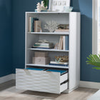 Sauder - 434924 La Collection Morgan Main Bibliothèque - Finition White-La face du tiroir présente un motif ondulé décoratif pour un accent élégant. 