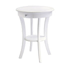 Winsome – Table d’appoint Sasha ronde, blanc-Table de bout simple et élégante. Grâce à son design lisse et arrondi, cette table s’adapte à tout décor. Son dessus en bois massif de 20 po de diamètre est assez grand pour y poser une lampe, un vase, etc. Comprend un tiroir pour du rangement et une tablette pour y exposer des objets. Dimensions intérieures du tiroir : 2,32 haut. x 5,75 larg. x 7,87 prof. (po). Diamètre de la tablette : 11,81 po. Espace entre le bas du tiroir et la tablette : 12,4 po. Combinaiso