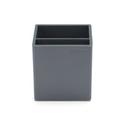 Poppin Pen Cup, gris foncé-Fini d’aspect laqué qui s’harmonise parfaitement avec notre plateau moyen à accessoires, plateau à courrier et plateau à babioles Bits + Bobs