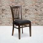 Flash Furniture – Chaise de restaurant dossier à lattes verticales et siège en vinyle noir, fini noyer, série HERCULES, 2/paq.-Construction de type mortaise et ténon avec renforts à vis en bois métal