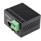 StarTech - Industrial Fibre to Ethernet Media Converter - 100Mbps SFP to RJ45/Cat6-FORMAT COMPACT + ENTRÉE FLEXIBLE : ce mini convertisseur fibre RJ45 étend et convertit la fibre 100 Mbps en cuivre RJ45 Ethernet; alim 18-36V CA /12-56V CC pour solaire, automobile et ferroviaire