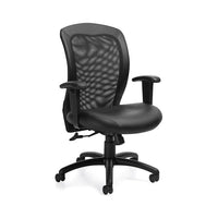 Staples − Fauteuil de direction à dossier maillé, noir-Siège rembourré et dossier légèrement incurvé offrant soutien et confort