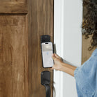 Yale - 450 Assure Lock 2 Plus avec clés Apple Home - Suède noir-Contrôlez votre serrure intelligente Bluetooth à l'aide de commandes vocales avec Siri, les domotiques, lorsqu'elles sont associées à Apple HomeKit