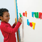 Learning Resources AlphaMagnets & MathMagnets Ensemble Combo multicolore-Comprend également une baignoire empilable durable avec un couvercle en plastique de couleur vive pour un rangement pratique.
