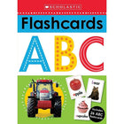 Scholastic Les Jeunes Apprenants Flashcards, ABC-L’ensemble contient 26 cartes éclair dans une boîte solide pour un rangement facile.