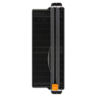 Massicot portatif Fiskars de 30 cm - recyclé-Le massicot SureCut recyclé (30 cm) de Fiskars comporte un plateau composé à 100% de matériaux recyclés post-consommation