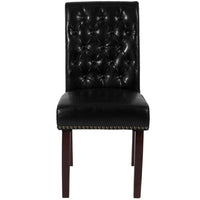Chaise Parsons LeatherSoft noire HERCULES avec dossier roulé, garniture pour clous décoratifs et finition couleur noyer-Ensemble de 2 styles du Milieu du siècle