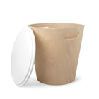 Umbra Tabouret de rangement Woodrow naturel/blanc-Woodrow est fait de bois coloris noyer , courbé dans une forme cylindrique magnifiquement courbée, avec un couvercle noir.