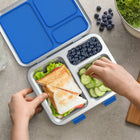 Bentgo - Boîte à lunch 3 compartiments pour enfants - Bleu-Placez la boîte à lunch et le conteneur à bonus sur le panier supérieur du lave-vaisselle pour un nettoyage rapide