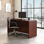 Sauder 59"W La Collection Affirm Bureau - Finition Classic Cherry-  La surface supérieure en mélamine est résistante à la chaleur, aux taches et aux rayures