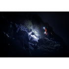 Garmin - Epix Pro Standard Edition - 47mm Gris ardoise avec bande noire-NOUVELLE lampe de poche LED intégrée (toutes les tailles de montre) : des intensités lumineuses variables et une lumière de sécurité rouge vous permettent d'être plus conscient lorsque vous vous entraînez dans l'obscurité et peuvent fournir un éclairage pratique lorsque vous en avez besoin. Le mode stroboscopique peut même correspondre à votre cadence de course