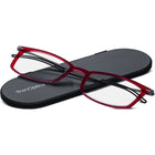 ThinOptics FrontPage collection, Brooklyn 1.0 Lecteur avec Milano Pod Noir - Rouge-18 mois de matériaux et d'ingénierie informatique ont réduit la masse et le volume non essentiels pour offrir le FrontPage breveté: les lunettes de lecture les plus légères possibles avec une gamme de dioptries 1,5-2,5x.