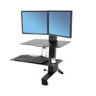 Ergotron - Poste de travail assis/debout deux écrans WorkFit-S, surface de travail, grand plateau, blanc brillant (33-349-211)-Comprend une colonne pour le réglage de la hauteur, une pince de bureau, une barre transversale, deux (2) pivots d’écrans ACL, une surface de travail et un plateau large pour clavier