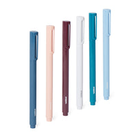 Poppin - Stylos à bille modernes Signature - couleurs variées - paquet de 6 (105066)-Chaque stylo à bille de cet ensemble est doté d'encre noire