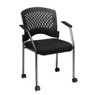 Pro-Line – Fauteuil pour visiteur avec accoudoirs, roulettes et pellicule plastique ventilée autour du dossier, noir-Siège rembourré en tissu noir