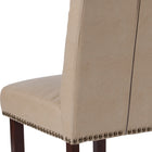 Chaise Parsons LeatherSoft beige HERCULES avec dossier roulé, garniture pour clous décoratifs et finition couleur noyer-Rembourrage en mousse haute densité