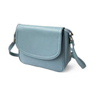 Nicci - Sac à bandoulière moyen avec rabat sur le devant - Poudre bleue-Bleu - Polyuréthane