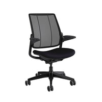 Humanscale - Fauteuil fonctionnel intelligent Diffrient Smart -Équipé d’un système automatique, Smart évalue le poids de l’utilisateur et le convertit en un mécanisme qui lui permet de s’incliner avec le bon degré de force. 