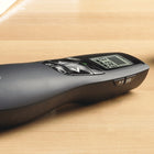 Logitech - Pointeur laser R800 pour présentation professionnelle, vert-Les commandes de diaporama intuitives permettent de naviguer dans votre présentation en toute confiance. Les boutons sont faciles à trouver par le toucher. Profitez du confort offert par la forme profilée