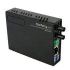 StarTech  Convertisseur de média Ethernet rapide cuivre à fibre optique multimode ST 10/100, 2 km-Améliorez l’extensibilité de votre réseau en augmentant la distance entre les points du réseau jusqu’à un maximum de 2 km (multimode)