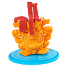 Kinetic Sand - Surprise Mini-surprise mystère avec 113 g - Élaboré à partir de sable naturel (plusieurs modèles disponibles)-Contenu : 113 g de Kinetic Sand, 1 boîte réutilisable, 2 accessoires surprise, 1 carte surprise et un couvercle spécial pour jouer encore plus avec le Kinetic Sand