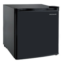 Frigidaire - Mini réfrigérateur compact - 1,6 pi ca - Noir-Une capacité intérieure de 1,6 pi ca fournit un espace suffisant pour la nourriture
