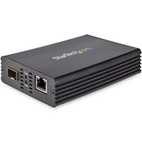 StarTech - Convertisseur de média fibre Ethernet 10Gb avec fente SFPPlus ouverte (MCM10GSFP)-Ajouter des capacités RS232 DB9 sans acheter un nouveau serveur ou ordinateur