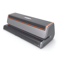 Perforateur électrique Swingline Optima 20 - 3 trous - capacité de 20 feuilles - noir/gris-Les indicateurs d'alignement offrent une perforation à 3 trous précise (diamètre du trou de 9/32 po)