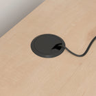 Sauder - Clifford Place Crédence de rangement de bureau - Natural Maple-Les trous d'œillets et le passage permettent des chemins pratiques pour les câbles et les cordons