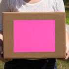 JAM Paper - Étiquettes d'expédition papier autocollant pleine page - 8 1/2 po x 11 po - Rose fluo - Paquet de 10-Étiquettes autocollantes pleine page rose fluo, Faites ressortir votre courrier avec des étiquettes d'adresse d'expédition colorées