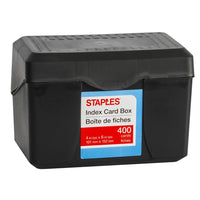Staples - Boîte à fiches - 4 po x 6 po - noir-Le couvercle se plie pour pemettre de mieux voir les fiches