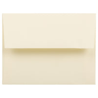 JAM Paper Enveloppes pour livrets Strathmore au fini vélin avec fermeture gommée, 4 3/8 x 5 3/4 po, ivoire, paquet de 1000-Ivoire