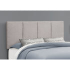 Monarch Specialties - 6025Q Lit Queen - Tissus Gris-Le cadre de lit comprend des supports de lattes en bois et des pieds en bois massif dans une finition noire pour la durabilité et la stabilité