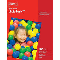 Staples - Papier photo pour usage au quotidien, glacé, 56 lb, 8 1/2 po x 11 po, 100 feuilles-Fini glacé pour des photos d'apparence professionnelle à la maison